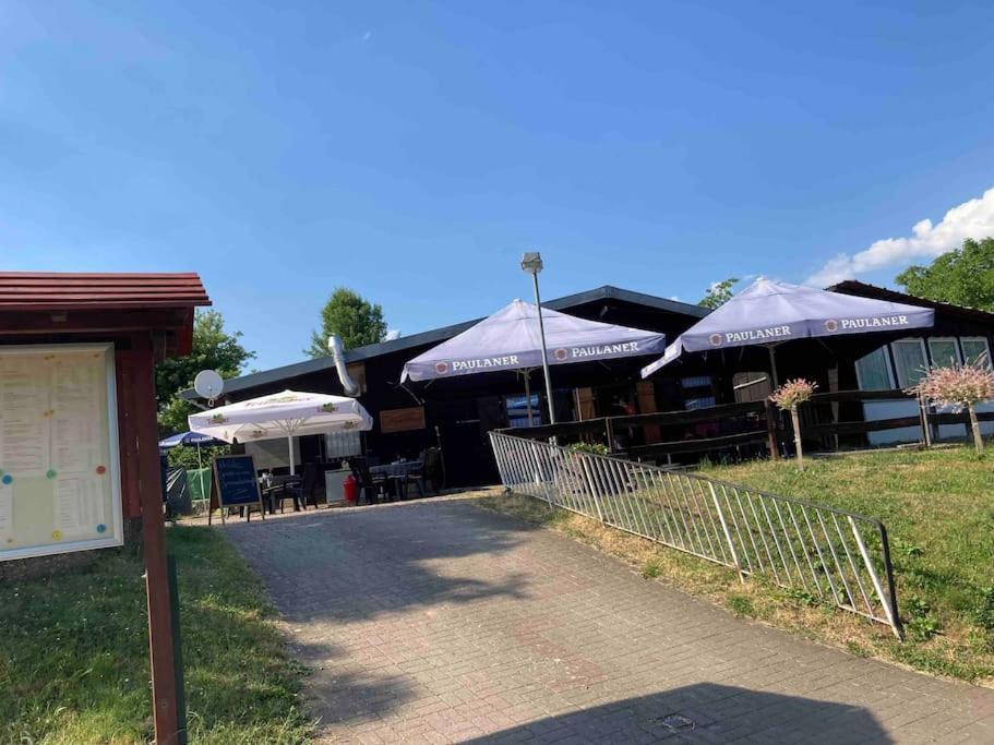 Sonnige Etagen-Wohnung, Alleinige Nutzung, Wasserbett Нойнкирхен Экстерьер фото