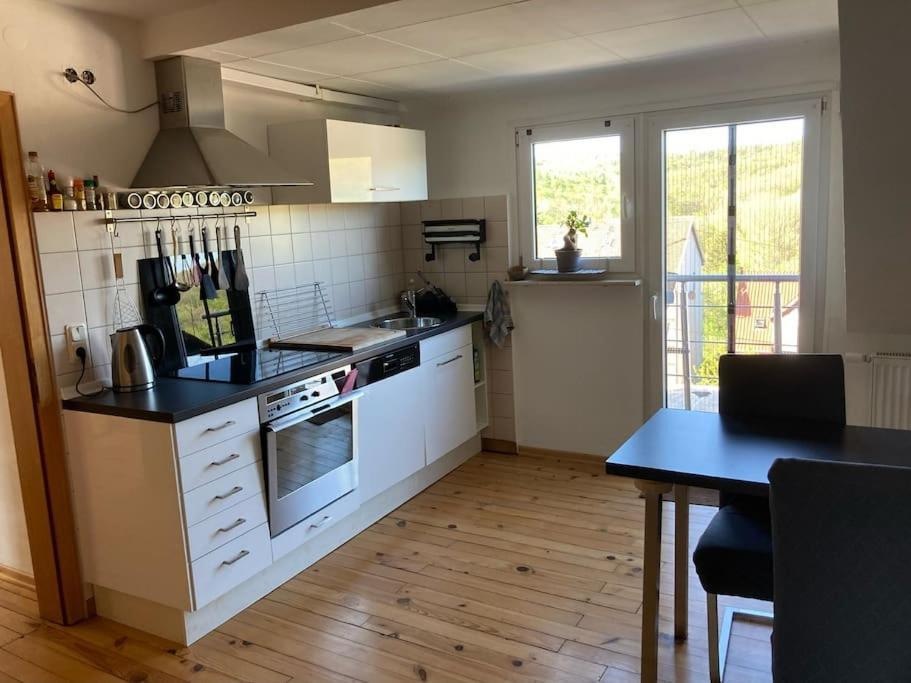 Sonnige Etagen-Wohnung, Alleinige Nutzung, Wasserbett Нойнкирхен Экстерьер фото