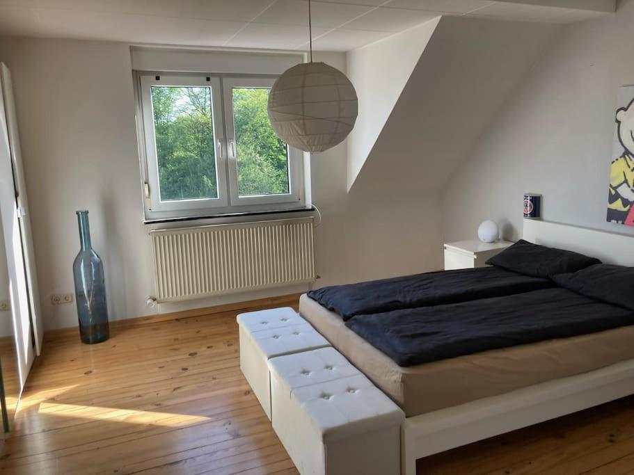 Sonnige Etagen-Wohnung, Alleinige Nutzung, Wasserbett Нойнкирхен Экстерьер фото